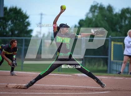 Thumbnail 3 in Memphis Central @ Arlington (4A Regional Semifinal) photogallery.