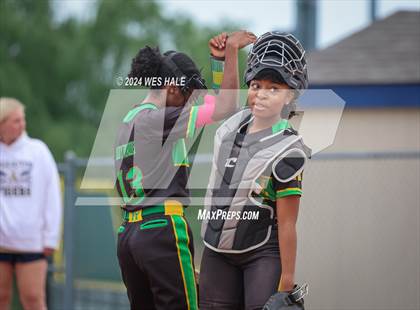 Thumbnail 1 in Memphis Central @ Arlington (4A Regional Semifinal) photogallery.