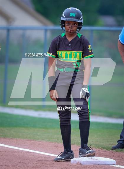 Thumbnail 2 in Memphis Central @ Arlington (4A Regional Semifinal) photogallery.