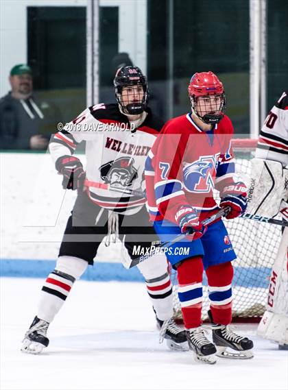 Thumbnail 2 in Natick @ Wellesley photogallery.