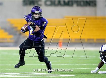 Thumbnail 2 in Liberty Hill vs. Navasota (UIL 4A Division 1 Semifinal) photogallery.