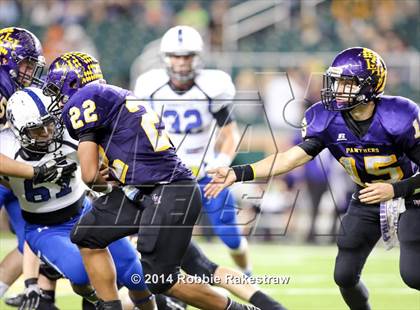Thumbnail 1 in Liberty Hill vs. Navasota (UIL 4A Division 1 Semifinal) photogallery.