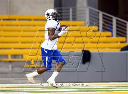 Thumbnail 1 in Liberty Hill vs. Navasota (UIL 4A Division 1 Semifinal) photogallery.