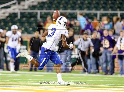 Thumbnail 1 in Liberty Hill vs. Navasota (UIL 4A Division 1 Semifinal) photogallery.
