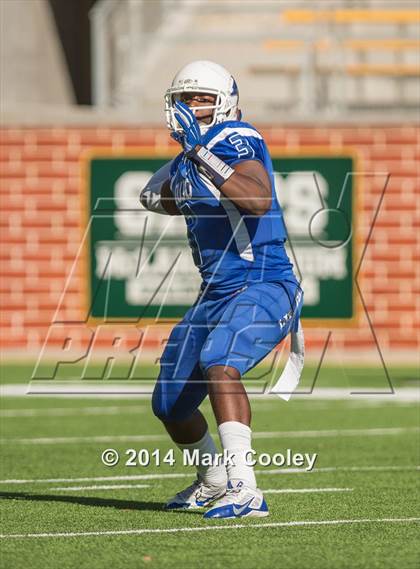 Thumbnail 3 in Rockwall-Heath vs. Tyler (UIL 5A Division 1 Region 2 Semifinal) photogallery.