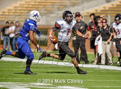 Thumbnail 1 in Rockwall-Heath vs. Tyler (UIL 5A Division 1 Region 2 Semifinal) photogallery.