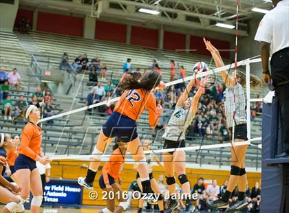 Thumbnail 1 in Reagan @ Brandeis photogallery.