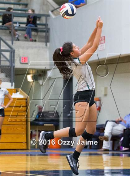 Thumbnail 3 in Reagan @ Brandeis photogallery.