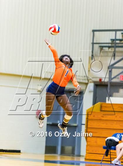 Thumbnail 1 in Reagan @ Brandeis photogallery.