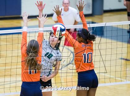 Thumbnail 2 in Reagan @ Brandeis photogallery.
