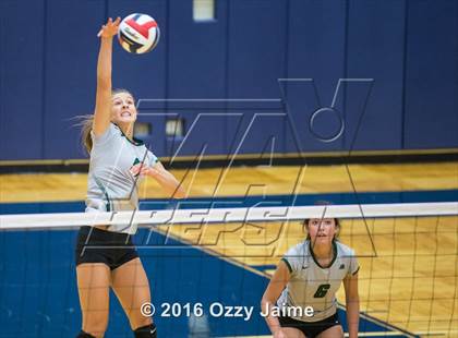 Thumbnail 3 in Reagan @ Brandeis photogallery.