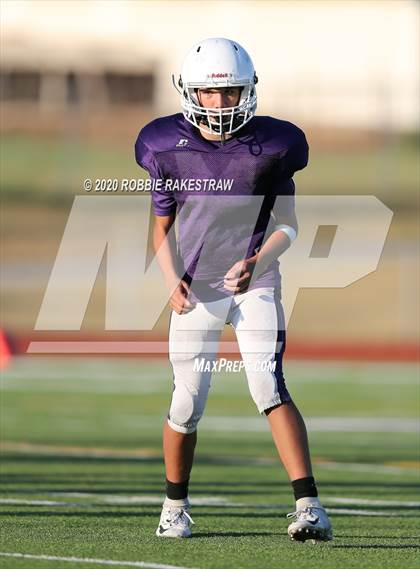 Thumbnail 2 in Farmersville vs Bonham (Scrimmage) photogallery.