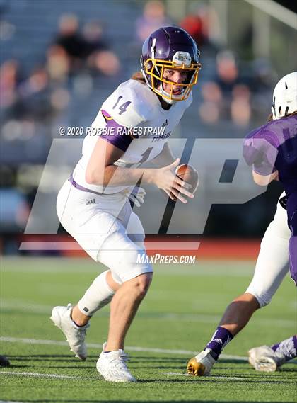 Thumbnail 2 in Farmersville vs Bonham (Scrimmage) photogallery.
