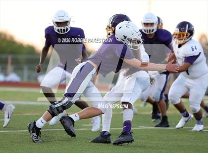 Thumbnail 1 in Farmersville vs Bonham (Scrimmage) photogallery.