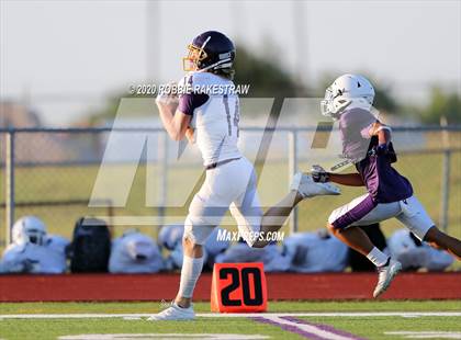 Thumbnail 1 in Farmersville vs Bonham (Scrimmage) photogallery.