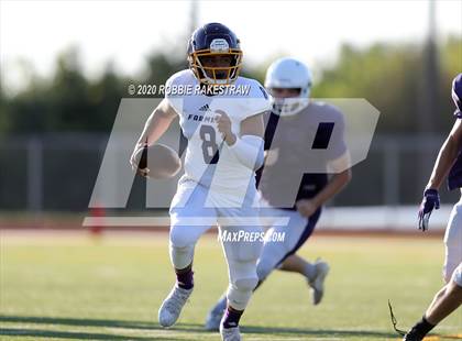 Thumbnail 2 in Farmersville vs Bonham (Scrimmage) photogallery.