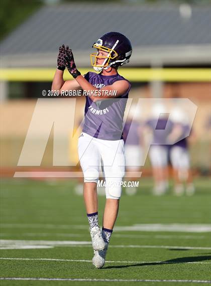 Thumbnail 1 in Farmersville vs Bonham (Scrimmage) photogallery.