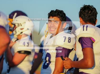 Thumbnail 3 in Farmersville vs Bonham (Scrimmage) photogallery.