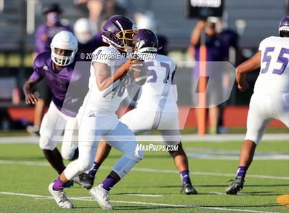 Thumbnail 1 in Farmersville vs Bonham (Scrimmage) photogallery.