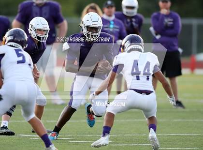 Thumbnail 1 in Farmersville vs Bonham (Scrimmage) photogallery.