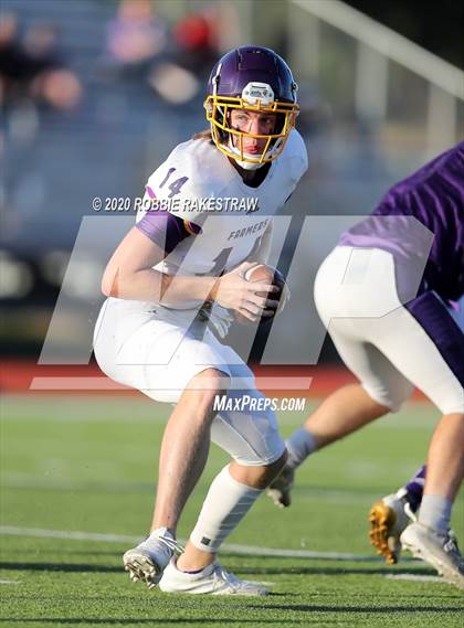 Thumbnail 2 in Farmersville vs Bonham (Scrimmage) photogallery.