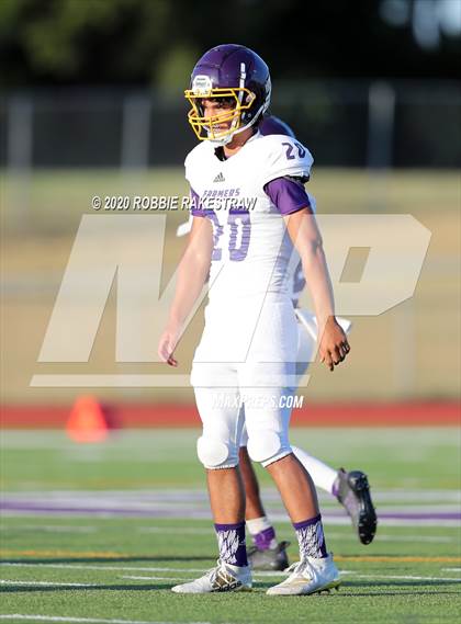 Thumbnail 2 in Farmersville vs Bonham (Scrimmage) photogallery.