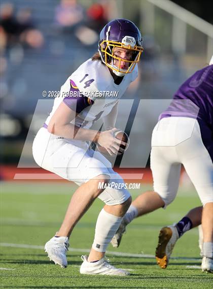Thumbnail 1 in Farmersville vs Bonham (Scrimmage) photogallery.