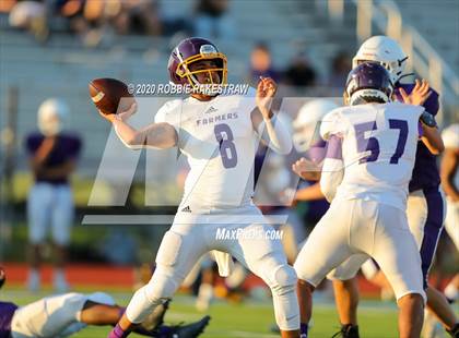 Thumbnail 2 in Farmersville vs Bonham (Scrimmage) photogallery.