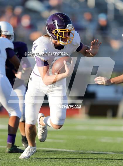 Thumbnail 3 in Farmersville vs Bonham (Scrimmage) photogallery.