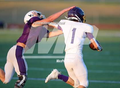 Thumbnail 2 in Farmersville vs Bonham (Scrimmage) photogallery.