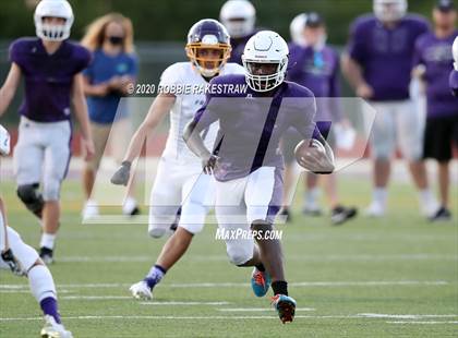 Thumbnail 2 in Farmersville vs Bonham (Scrimmage) photogallery.