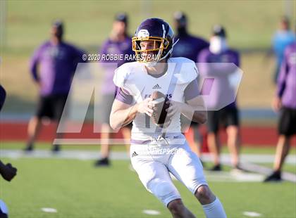 Thumbnail 1 in Farmersville vs Bonham (Scrimmage) photogallery.