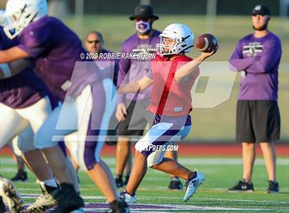 Thumbnail 1 in Farmersville vs Bonham (Scrimmage) photogallery.