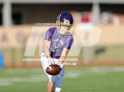 Thumbnail 2 in Farmersville vs Bonham (Scrimmage) photogallery.