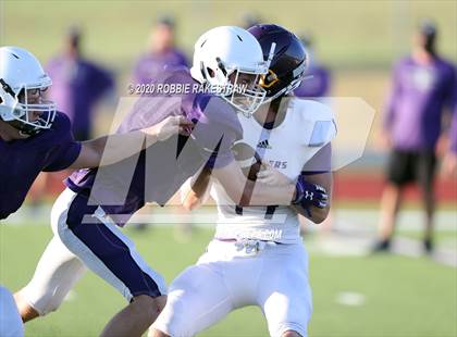 Thumbnail 3 in Farmersville vs Bonham (Scrimmage) photogallery.
