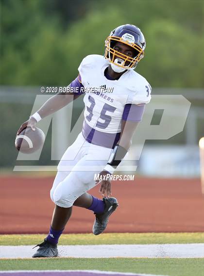 Thumbnail 1 in Farmersville vs Bonham (Scrimmage) photogallery.