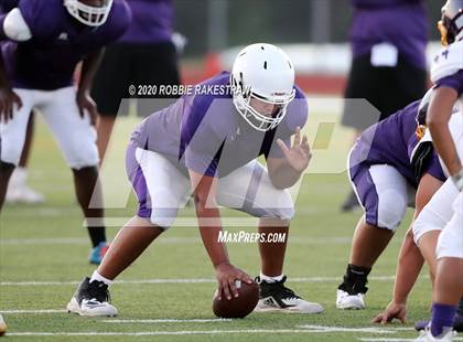 Thumbnail 2 in Farmersville vs Bonham (Scrimmage) photogallery.