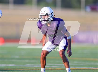 Thumbnail 2 in Farmersville vs Bonham (Scrimmage) photogallery.