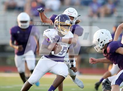 Thumbnail 1 in Farmersville vs Bonham (Scrimmage) photogallery.