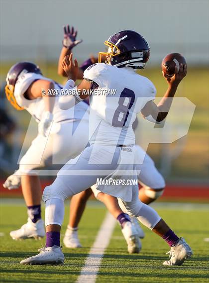 Thumbnail 3 in Farmersville vs Bonham (Scrimmage) photogallery.