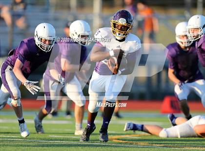Thumbnail 2 in Farmersville vs Bonham (Scrimmage) photogallery.