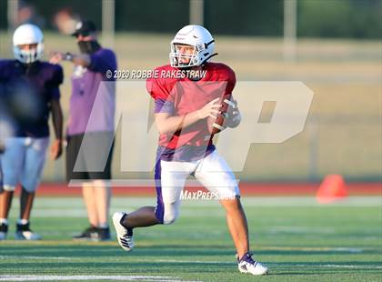 Thumbnail 1 in Farmersville vs Bonham (Scrimmage) photogallery.