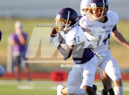 Thumbnail 3 in Farmersville vs Bonham (Scrimmage) photogallery.