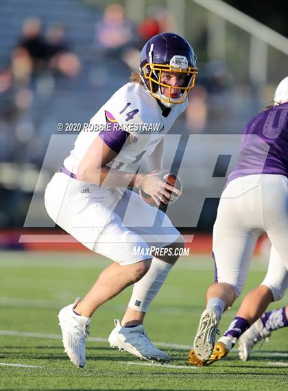 Thumbnail 3 in Farmersville vs Bonham (Scrimmage) photogallery.
