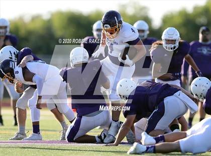 Thumbnail 2 in Farmersville vs Bonham (Scrimmage) photogallery.