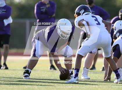 Thumbnail 3 in Farmersville vs Bonham (Scrimmage) photogallery.
