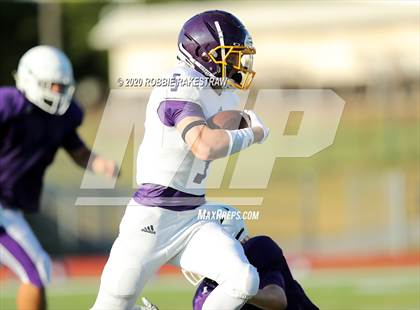 Thumbnail 3 in Farmersville vs Bonham (Scrimmage) photogallery.