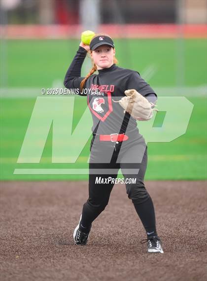 Thumbnail 1 in Penfield vs Victor (Scrimmage)  photogallery.