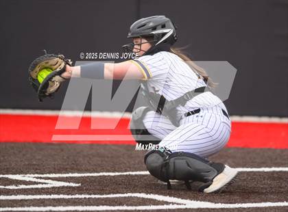Thumbnail 1 in Penfield vs Victor (Scrimmage)  photogallery.