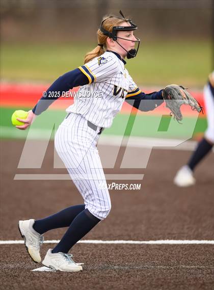Thumbnail 1 in Penfield vs Victor (Scrimmage)  photogallery.